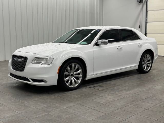 Used 2018 Chrysler 300 Touring w/ Chrome Appearance Package RWD image 5
