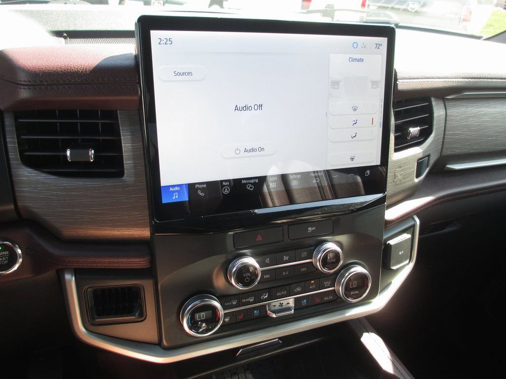 Used 2022 Ford Expedition Limited image 27