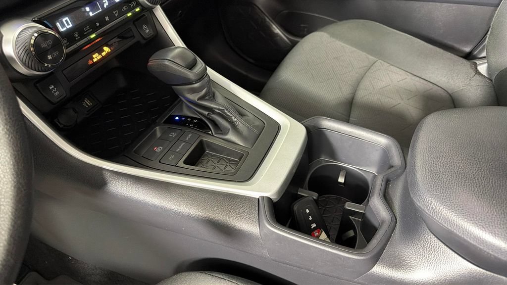 Used 2025 Toyota RAV4 XLE w/ Convenience Package FWD image 23