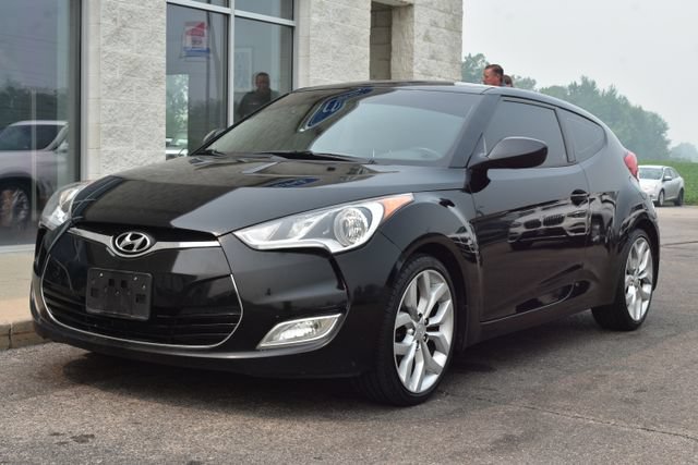 Used 2012 Hyundai Veloster w/ Style Pkg FWD image 12