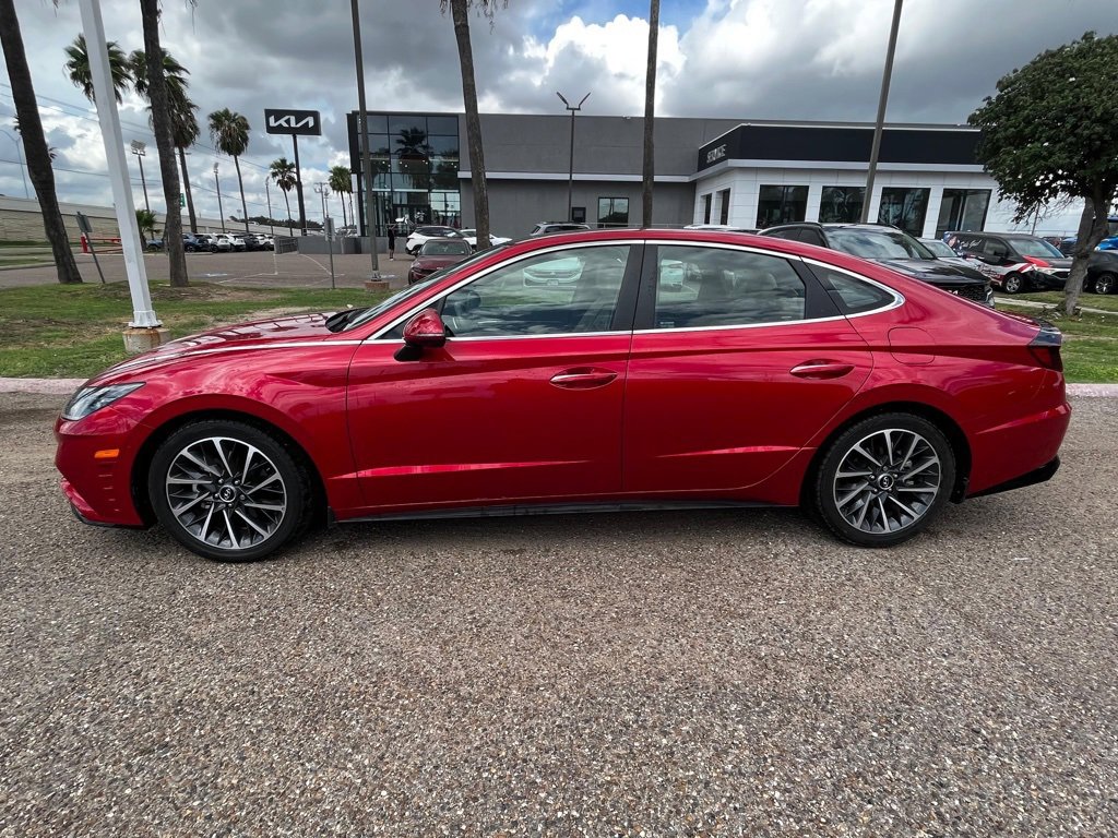 Used 2021 Hyundai Sonata Limited w/ Preferred Accessory Package image 4