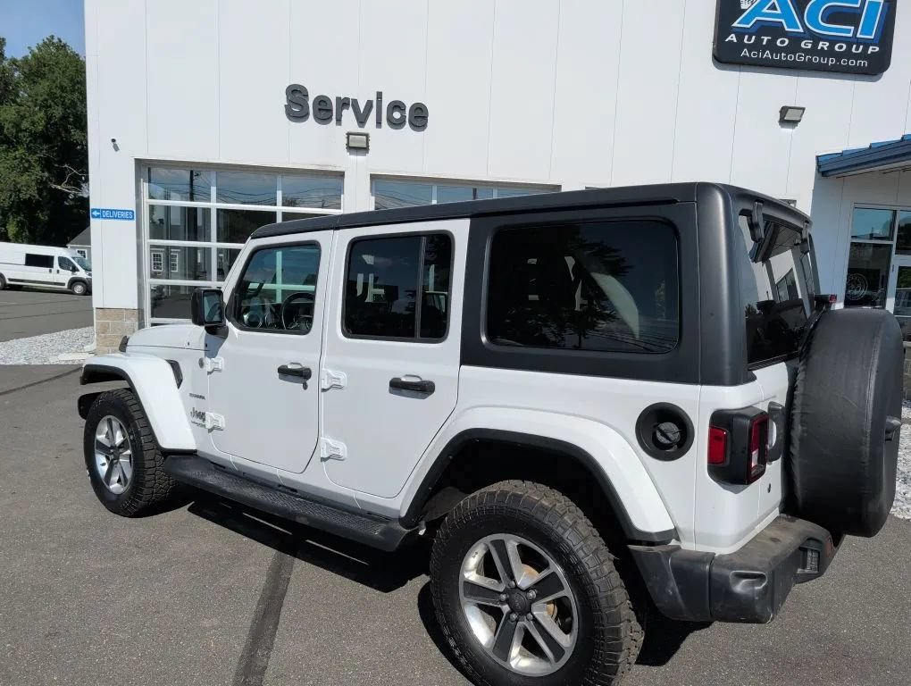 Used 2018 Jeep Wrangler Unlimited Sahara AWD/4WD image 8