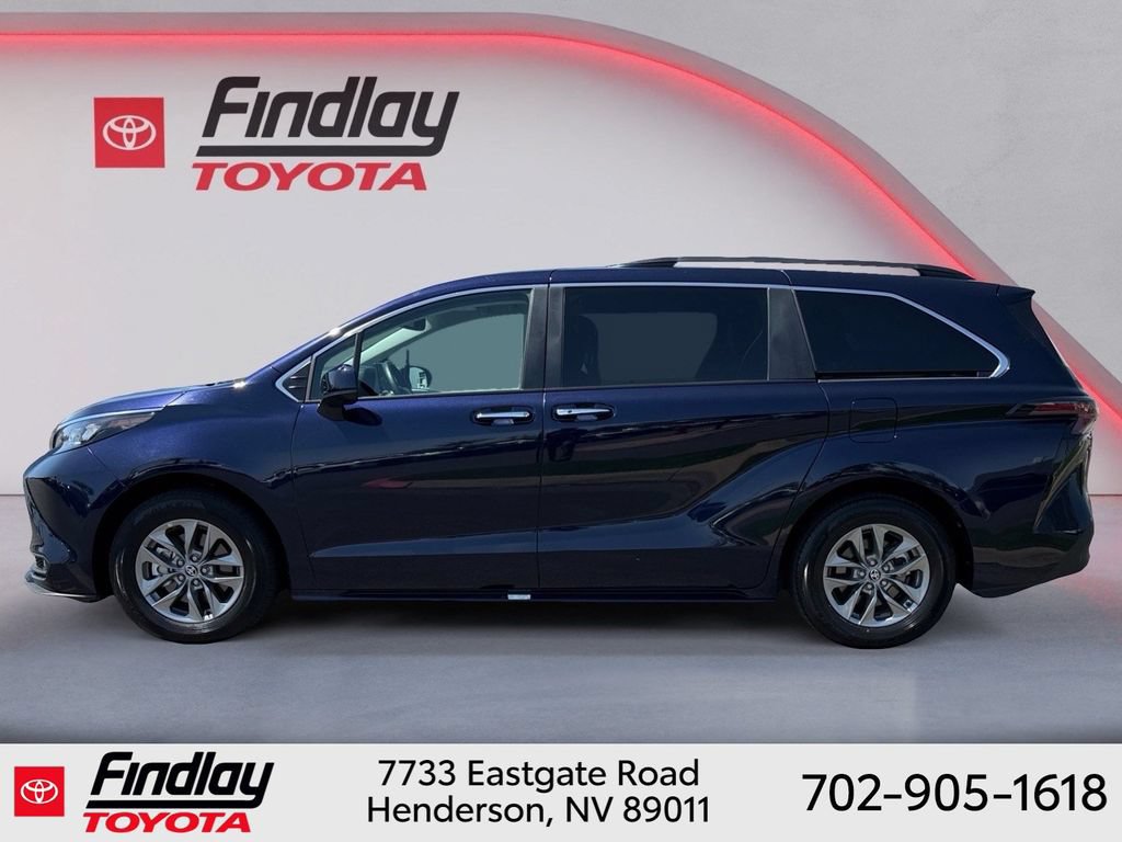 Certified 2026 Toyota Sienna XLE FWD image 10