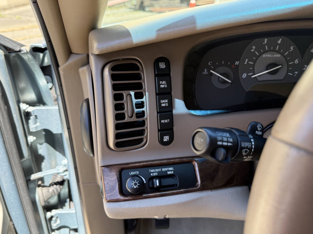 Used 2004 Buick Park Avenue w/ Prestige Feature Package FWD image 31