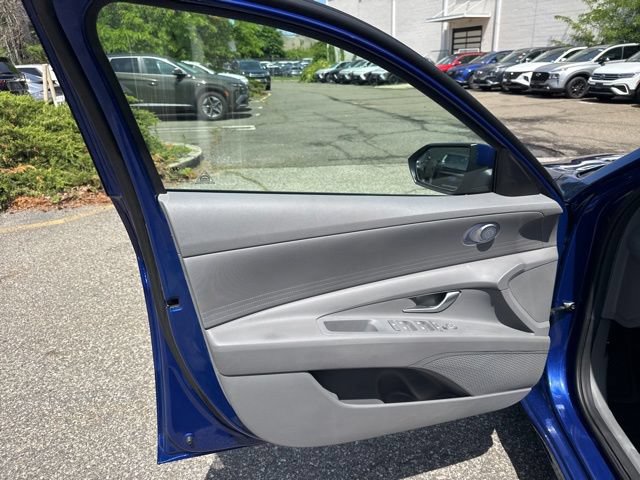 Used 2023 Hyundai Elantra SEL FWD image 25