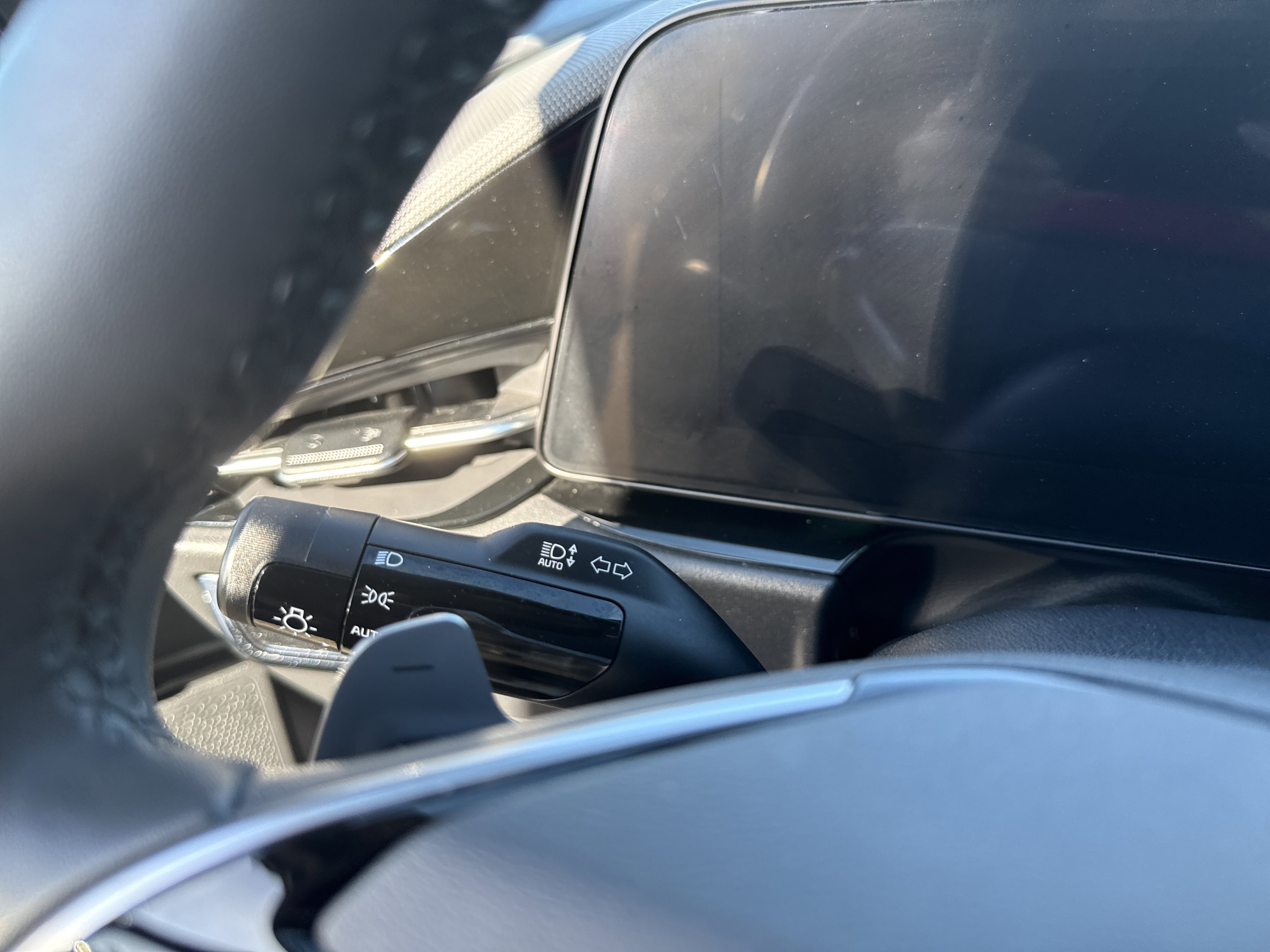 Used 2023 Kia Niro EX image 26