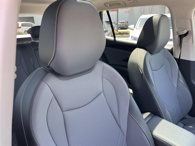 Certified 2026 Volkswagen Tiguan SE w/ Panoramic Sunroof Package FWD image 28