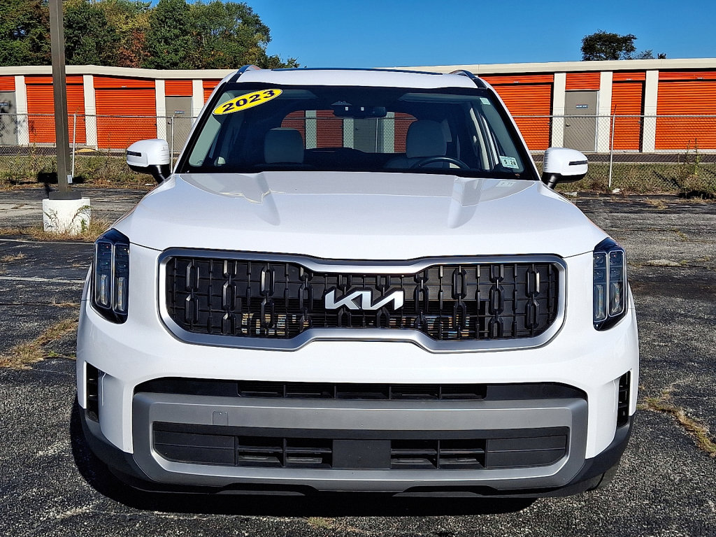 Used 2023 Kia Telluride EX w/ EX Captain's Chair Package image 8