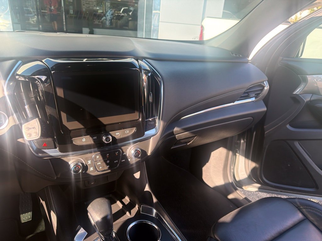 Used 2023 Chevrolet Traverse LT FWD image 8