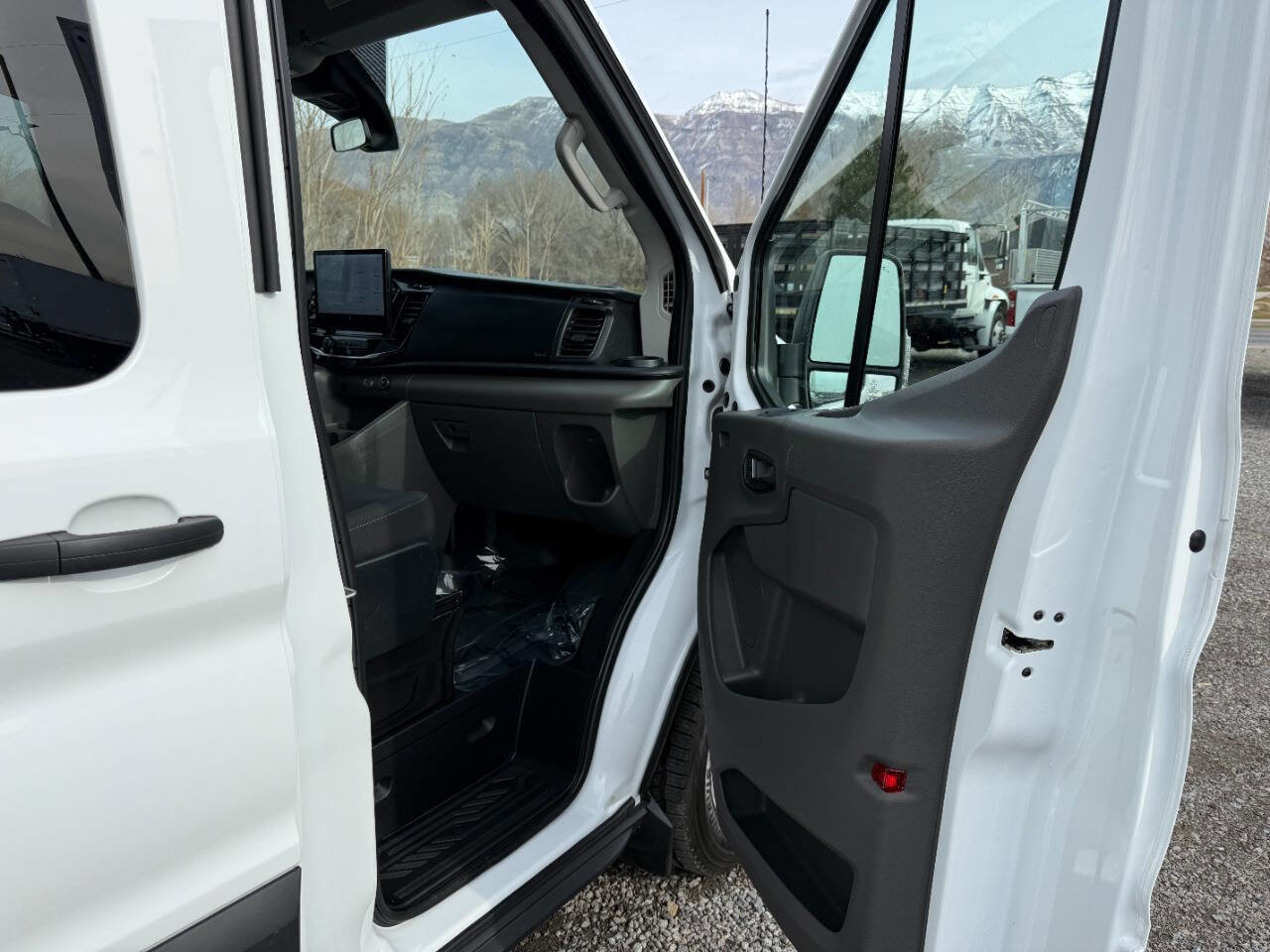Used 2023 Ford Transit 350 XLT image 18