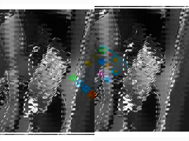 Used 2015 Toyota Camry XSE image 11