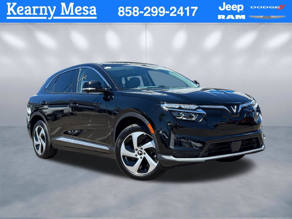 New 2027 VinFast VF 8 Eco AWD/4WD image 1