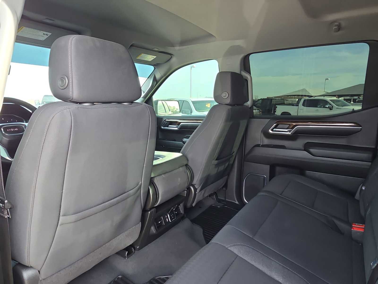 Used 2024 GMC Sierra 1500 Elevation image 11