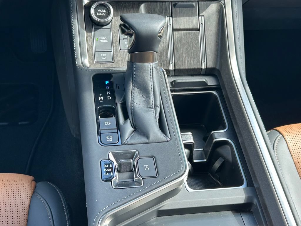 Used 2025 Lexus GX 550 AWD/4WD image 23
