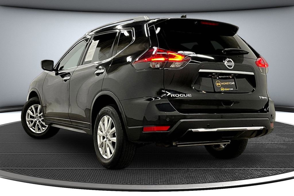 Used 2019 Nissan Rogue SV image 4