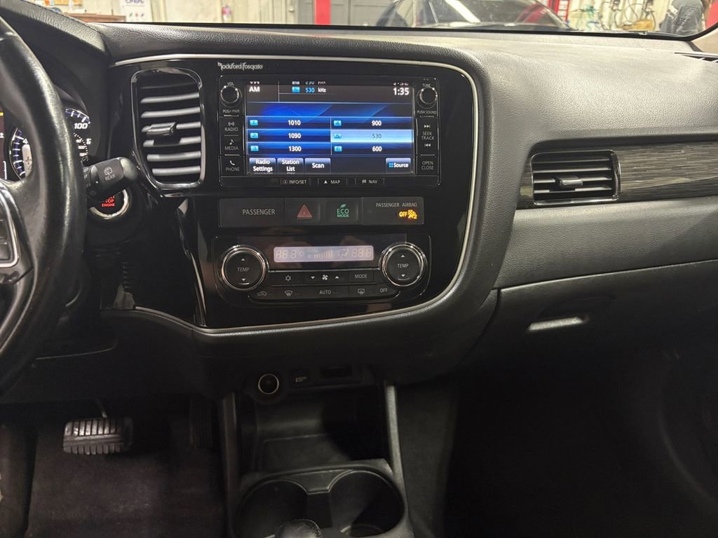 Used 2016 Mitsubishi Outlander GT image 15