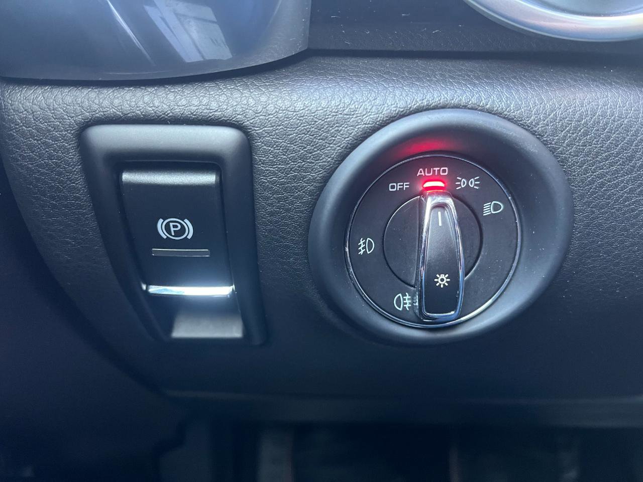 Used 2015 Porsche Cayenne Diesel image 25