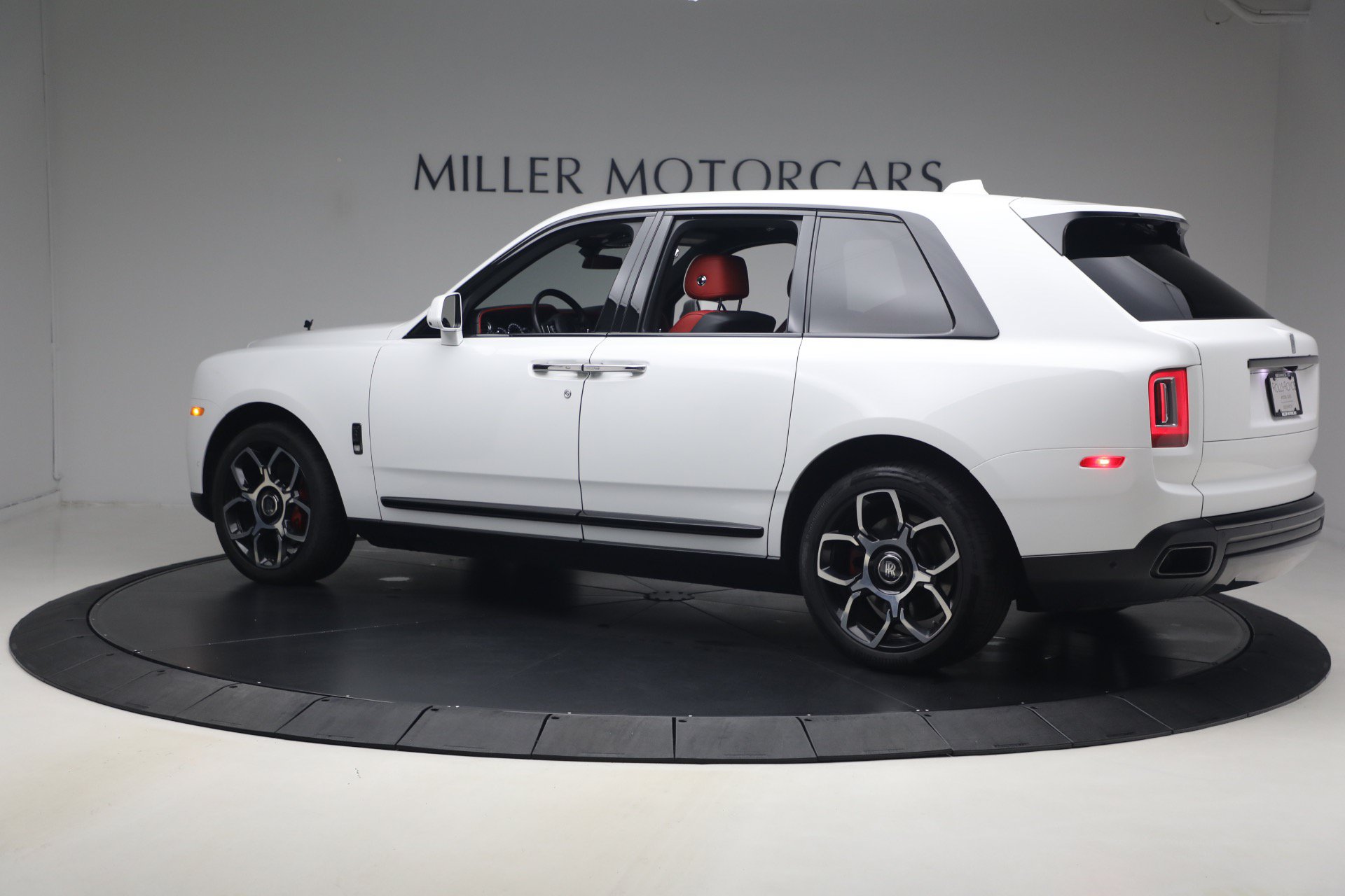 Certified 2021 Rolls-Royce Cullinan Black Badge AWD/4WD image 6