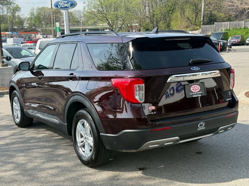 Used 2022 Ford Explorer XLT w/ Equipment Group 202A AWD/4WD image 10