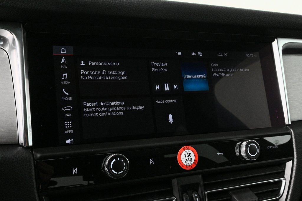Certified 2026 Porsche Macan AWD/4WD image 13