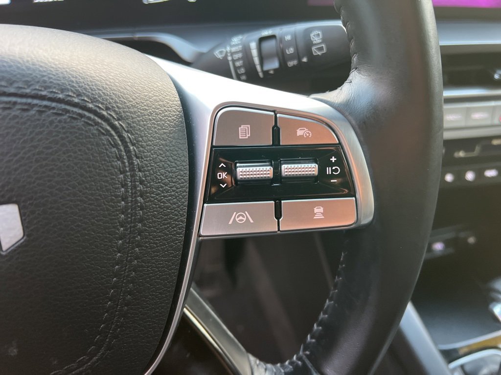 Used 2023 Kia Telluride LX image 16