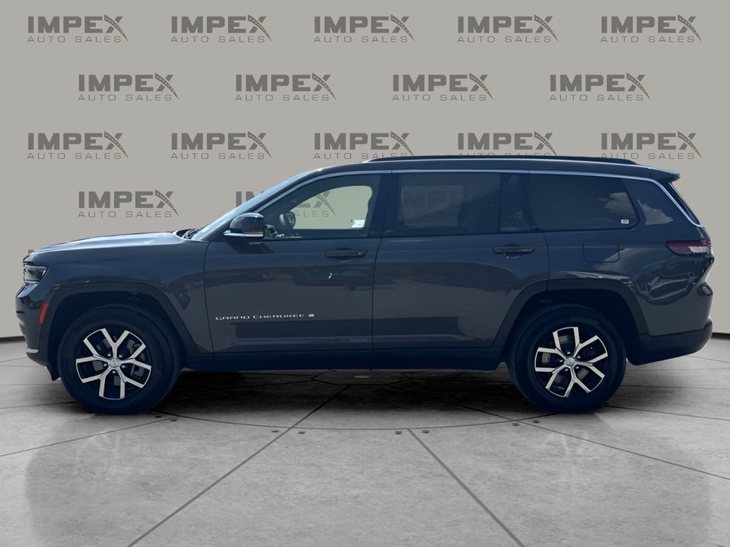 Used 2025 Jeep Grand Cherokee L Limited w/ Luxury Tech Group II AWD/4WD image 2
