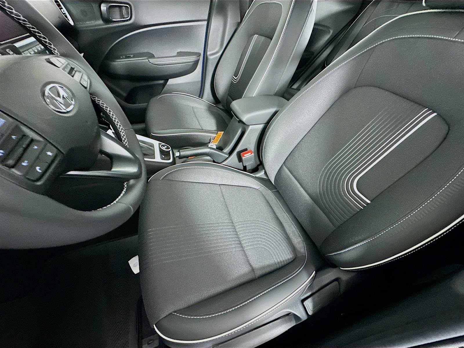 New 2025 Hyundai Venue Limited image 11