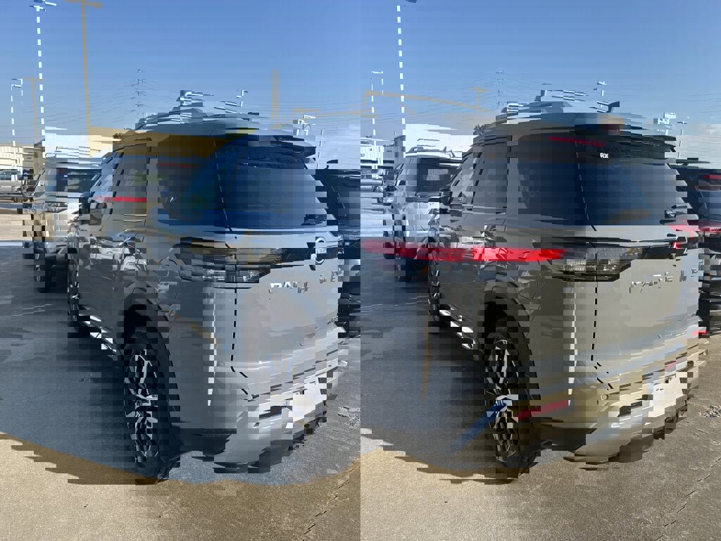 New 2025 Nissan Pathfinder Platinum w/ Cargo Package image 2