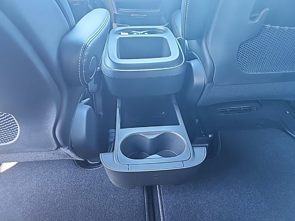 New 2026 Chrysler Pacifica Select image 24