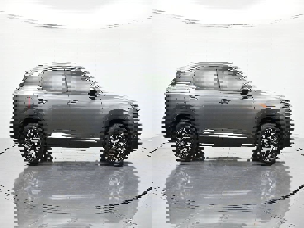 New 2026 Nissan Kicks SV image 4