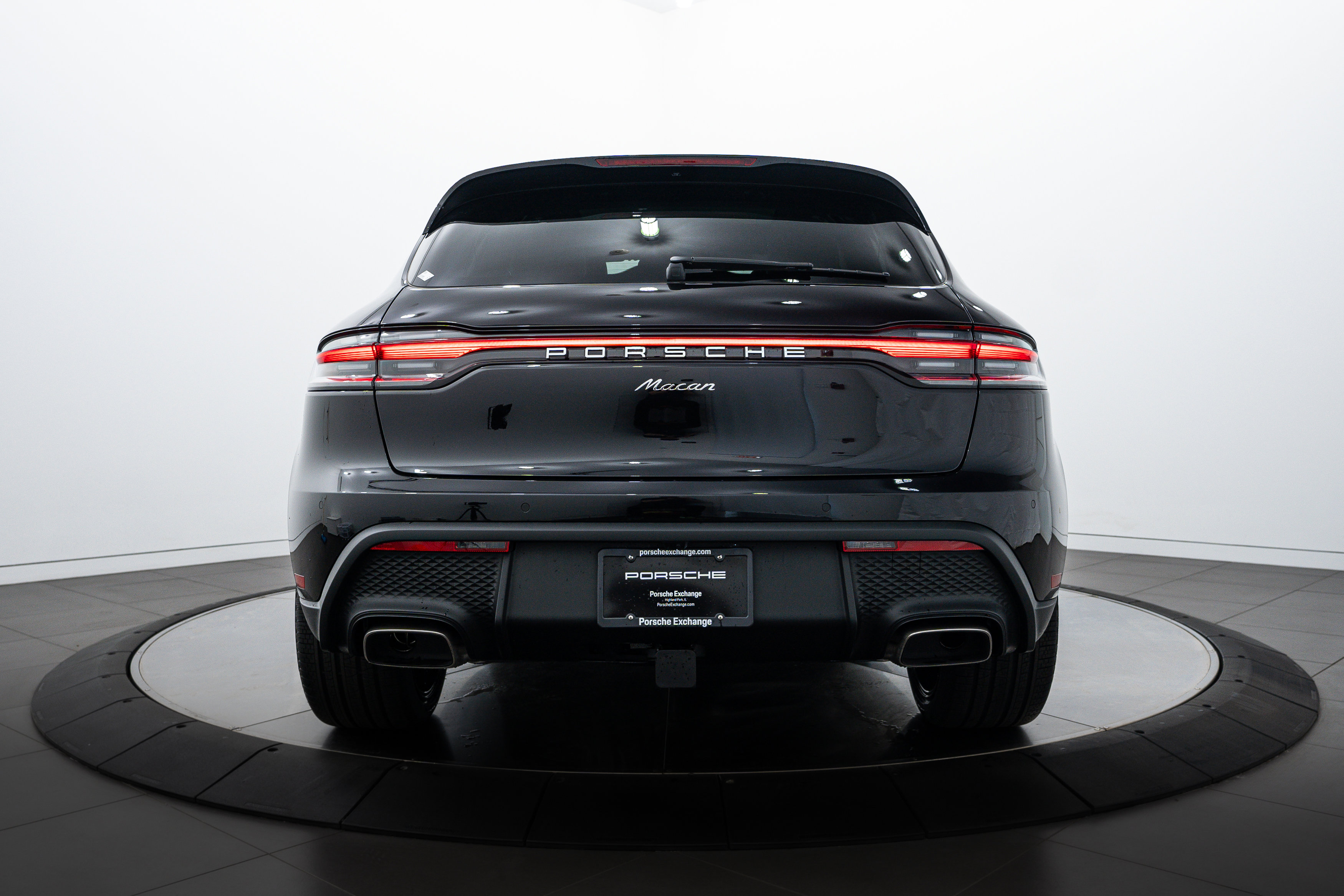 New 2025 Porsche Macan image 6