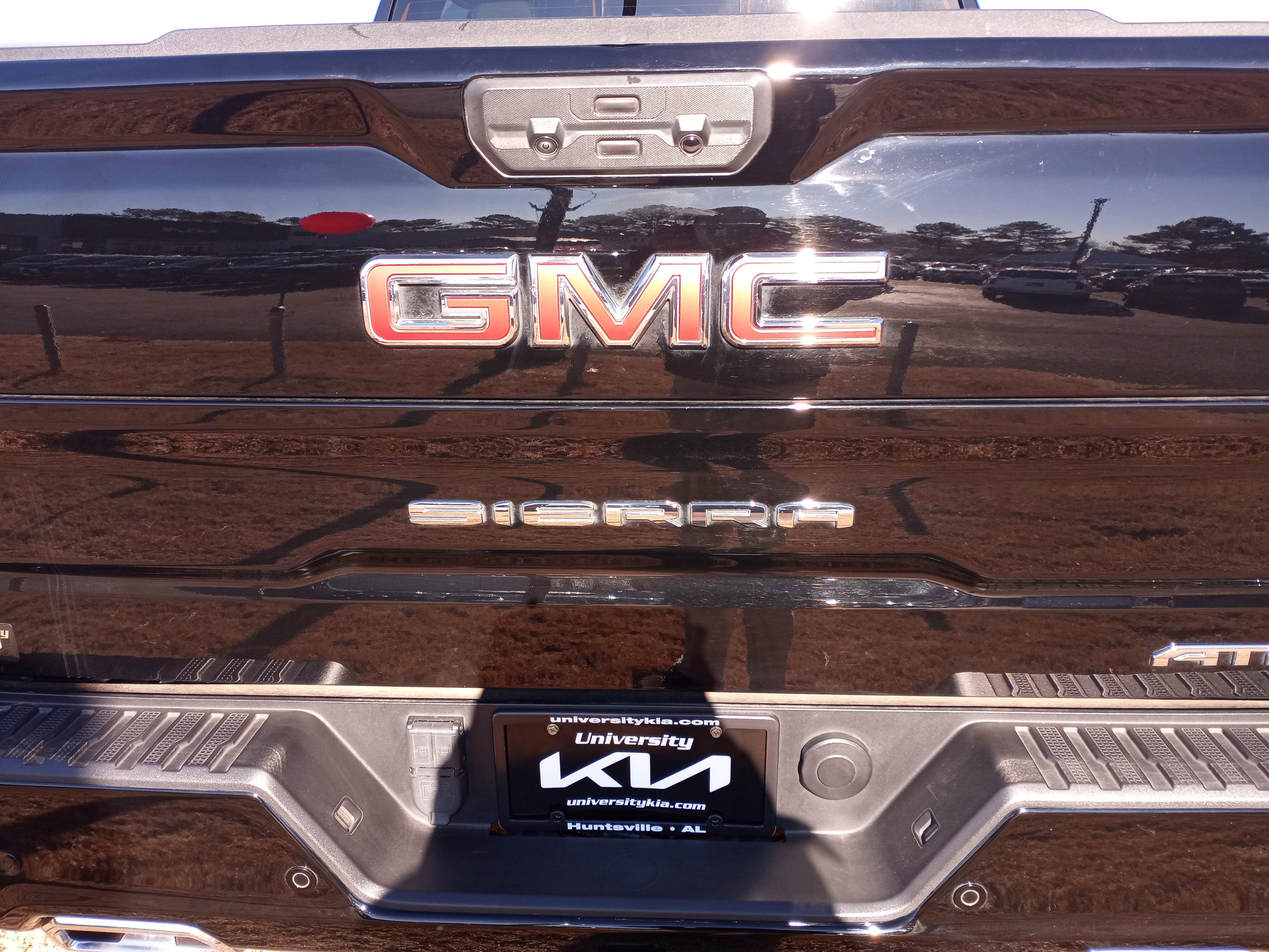 Used 2024 GMC Sierra 1500 AT4 w/ Technology Package image 32