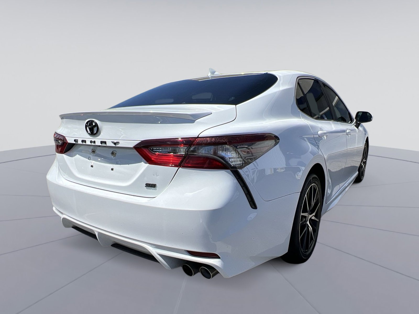 Used 2023 Toyota Camry SE FWD image 5