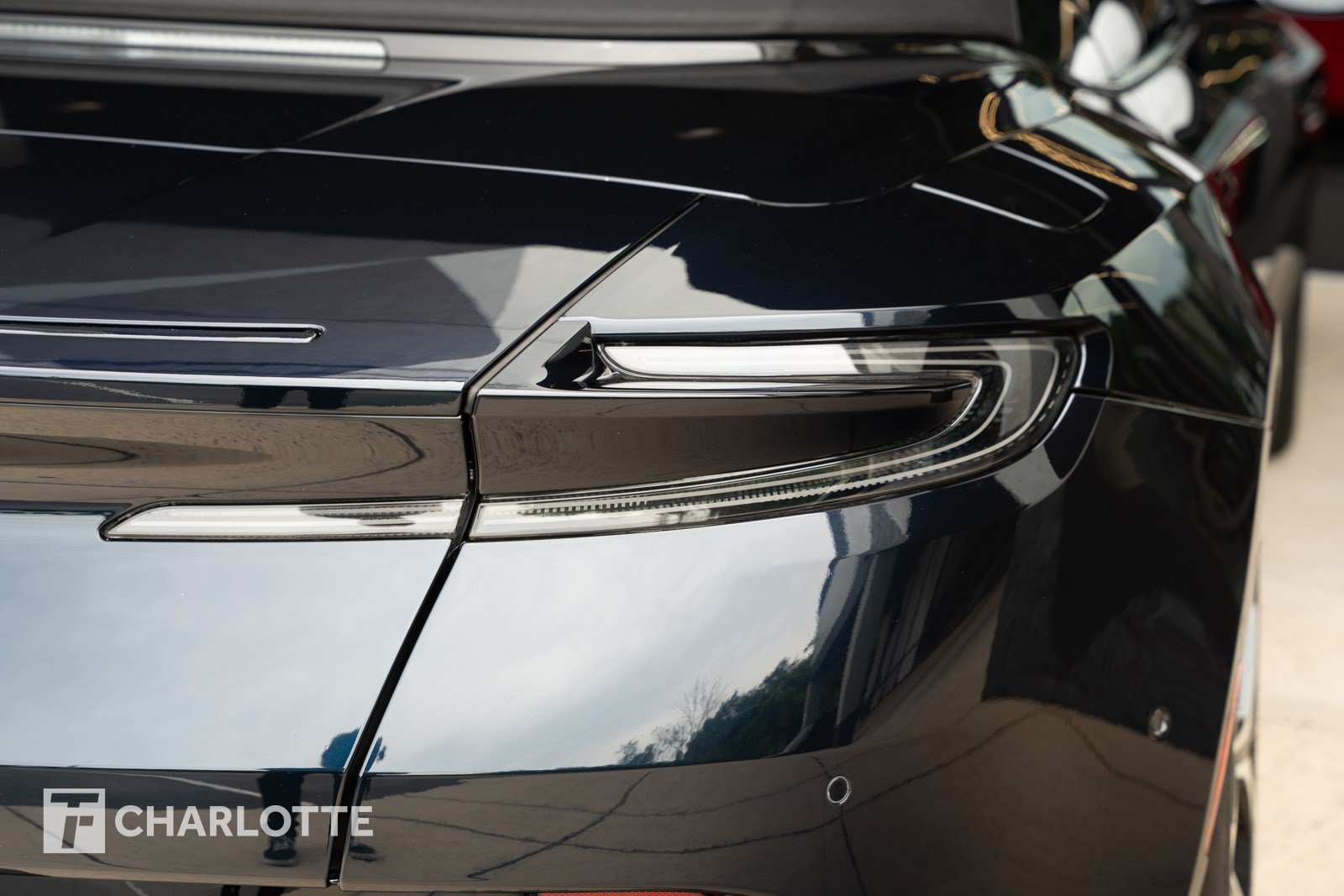 Used 2019 Aston Martin DB11 Volante RWD image 17