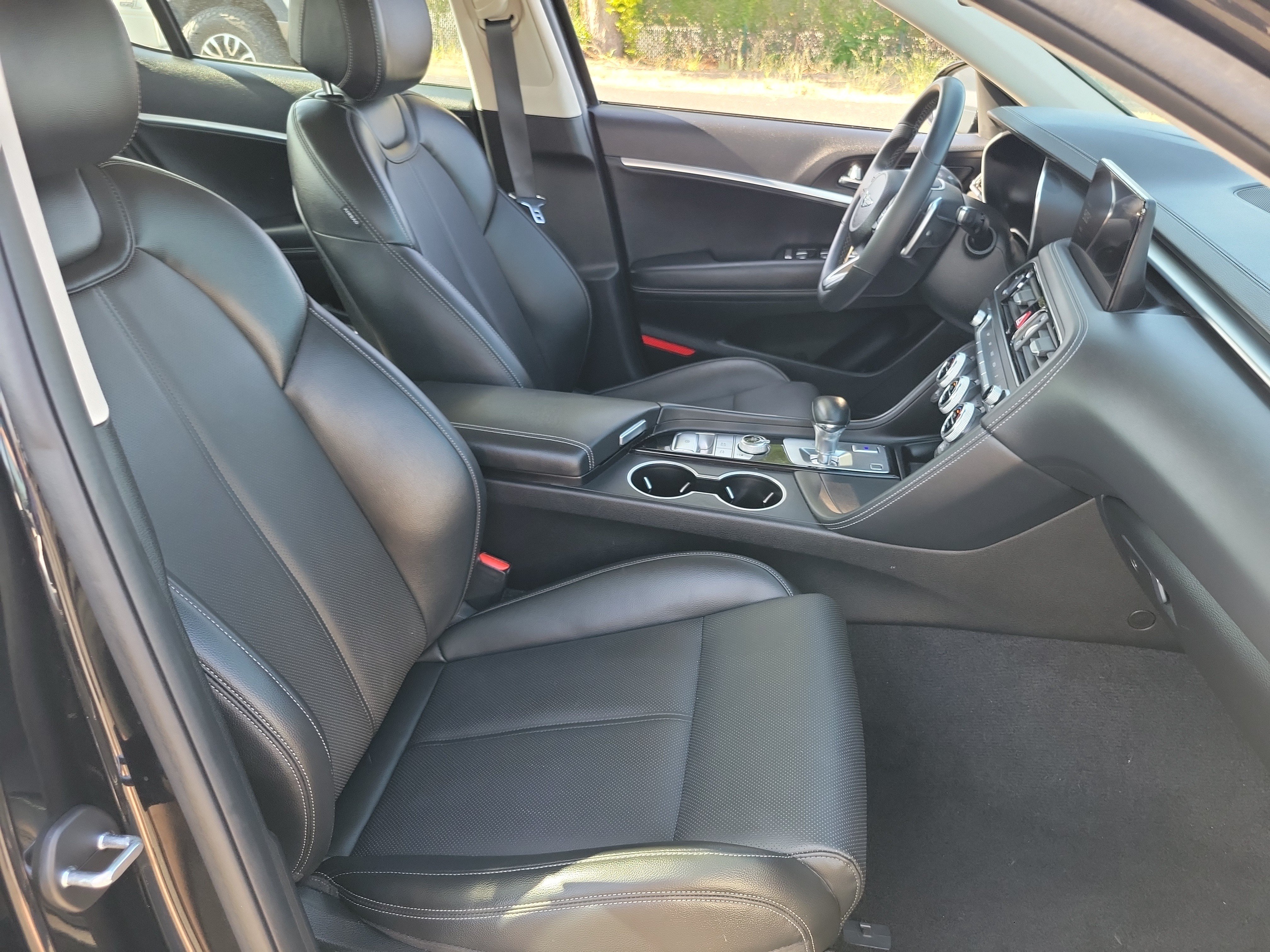Certified 2023 Genesis G70 2.0T RWD image 22