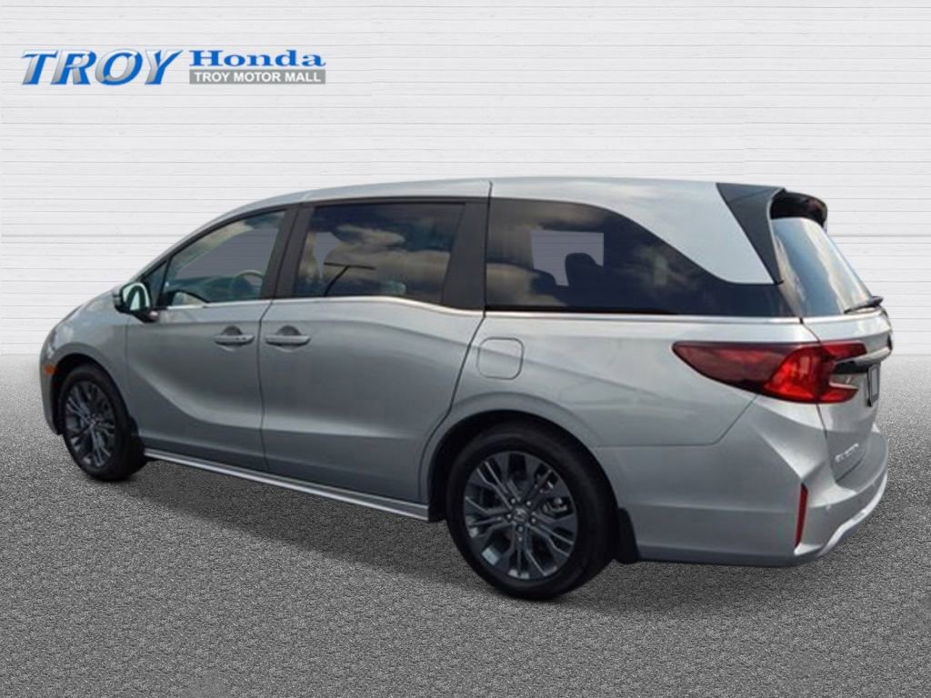 New 2026 Honda Odyssey Touring image 3