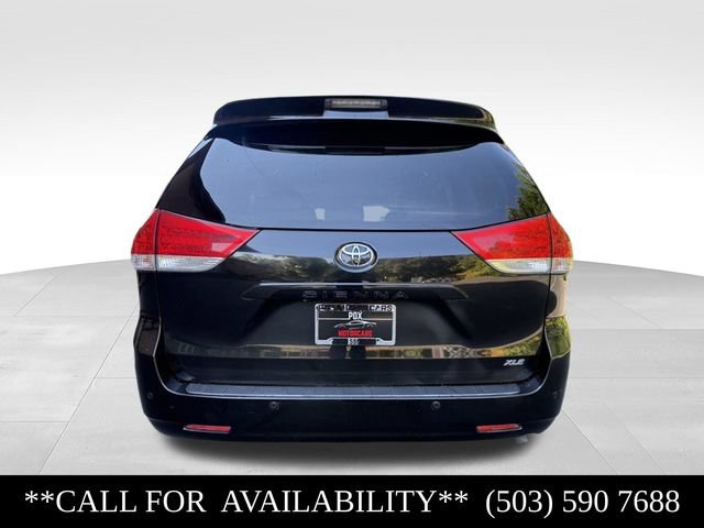 Used 2014 Toyota Sienna XLE FWD image 4