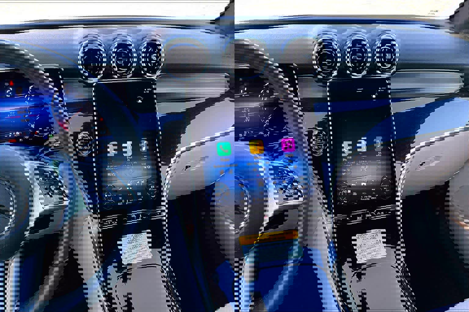 Used 2025 Mercedes-Benz GLC 300 4MATIC image 7