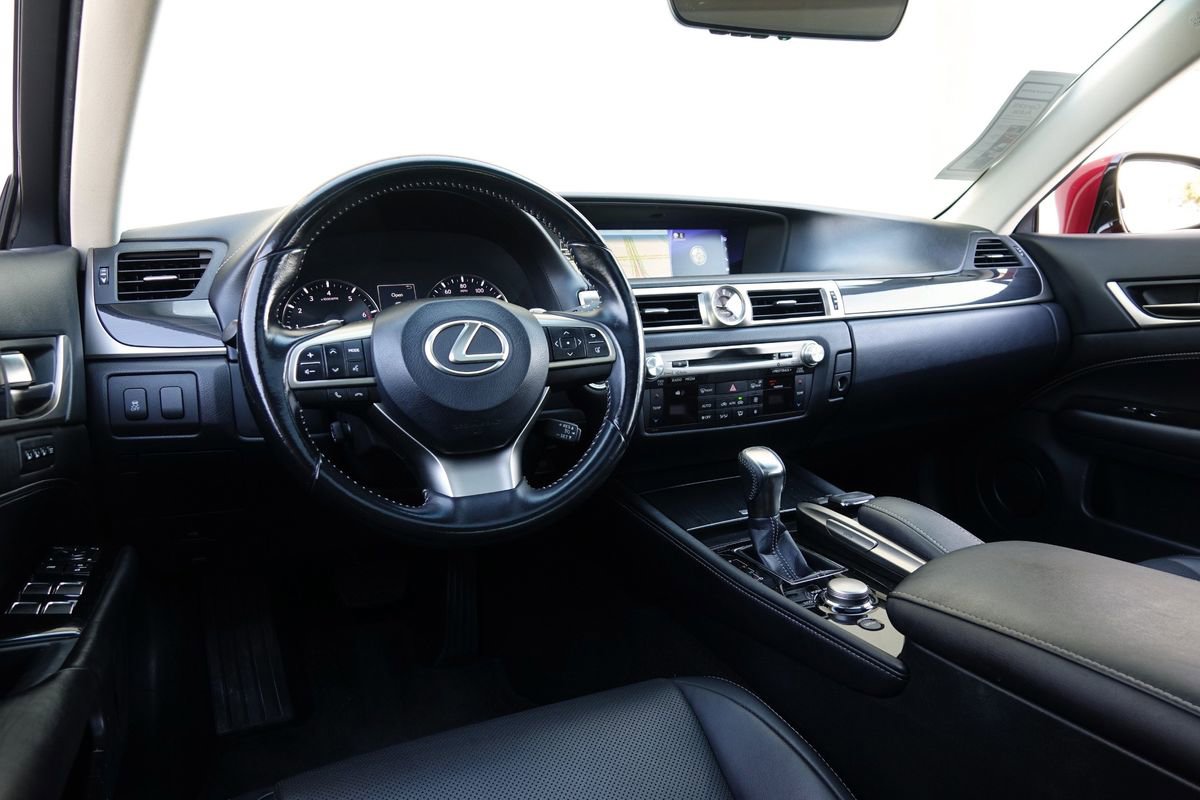 Used 2016 Lexus GS 200t image 5