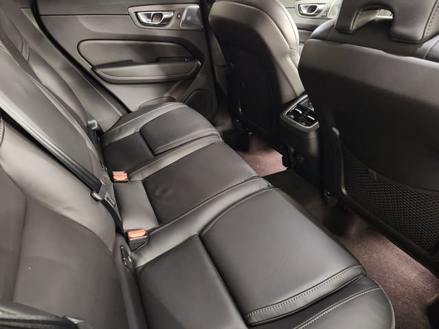 Used 2025 Volvo XC60 B5 Ultra w/ Protection Package Premier AWD/4WD image 32