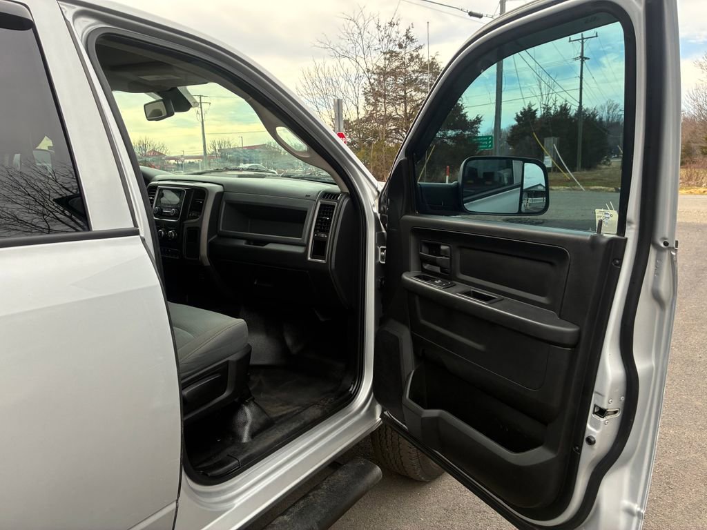 Used 2018 RAM 2500 Tradesman w/ Chrome Appearance Group AWD/4WD image 11
