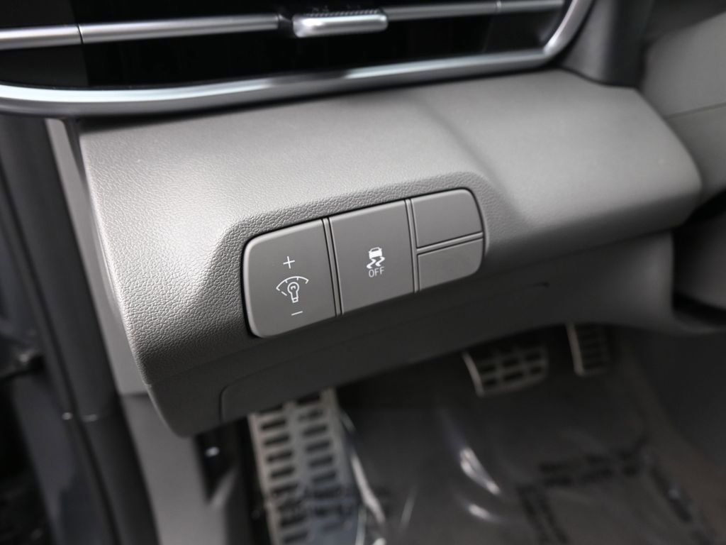 Certified 2026 Hyundai Elantra Sport w/ Cargo Package image 14