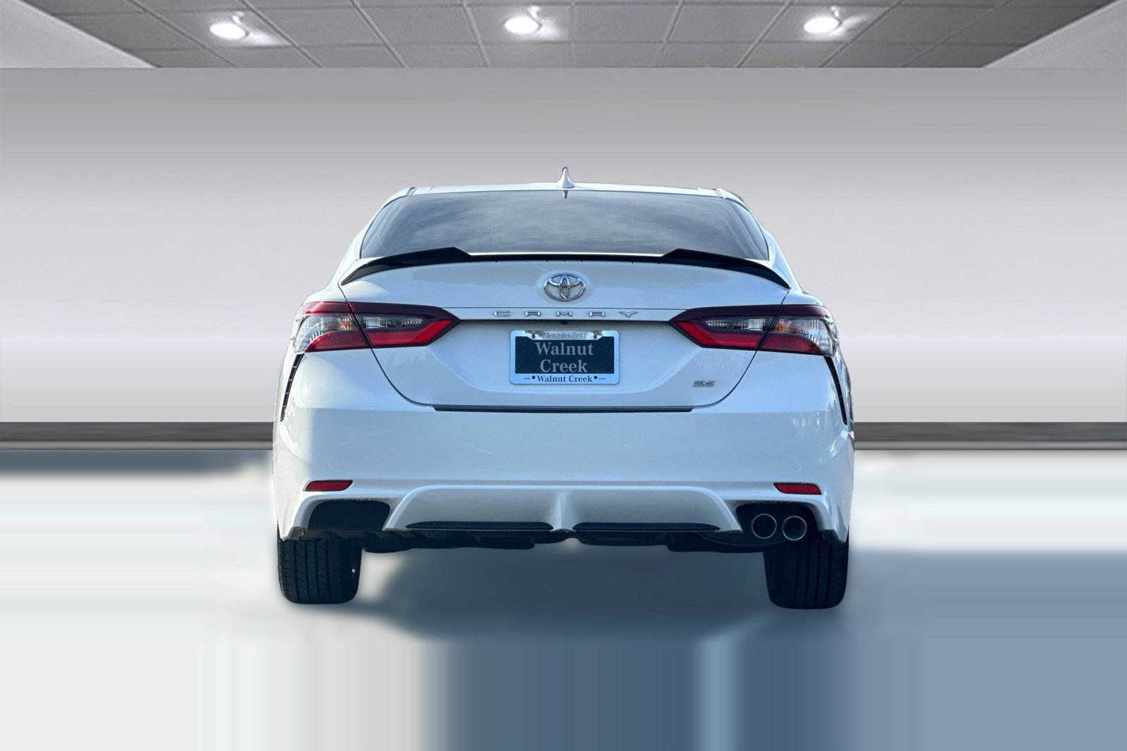 Used 2022 Toyota Camry SE image 9