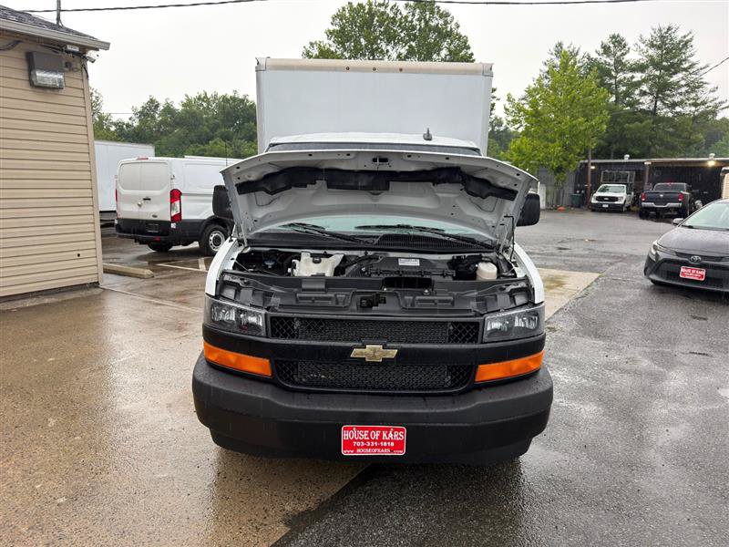 Used 2024 Chevrolet Express 3500 w/ Power Convenience Package RWD image 9