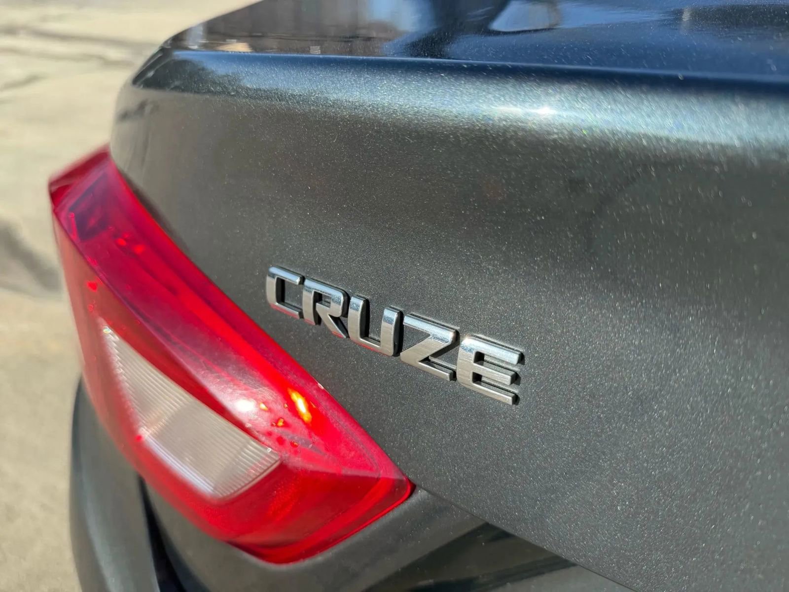 Used 2017 Chevrolet Cruze LT image 12