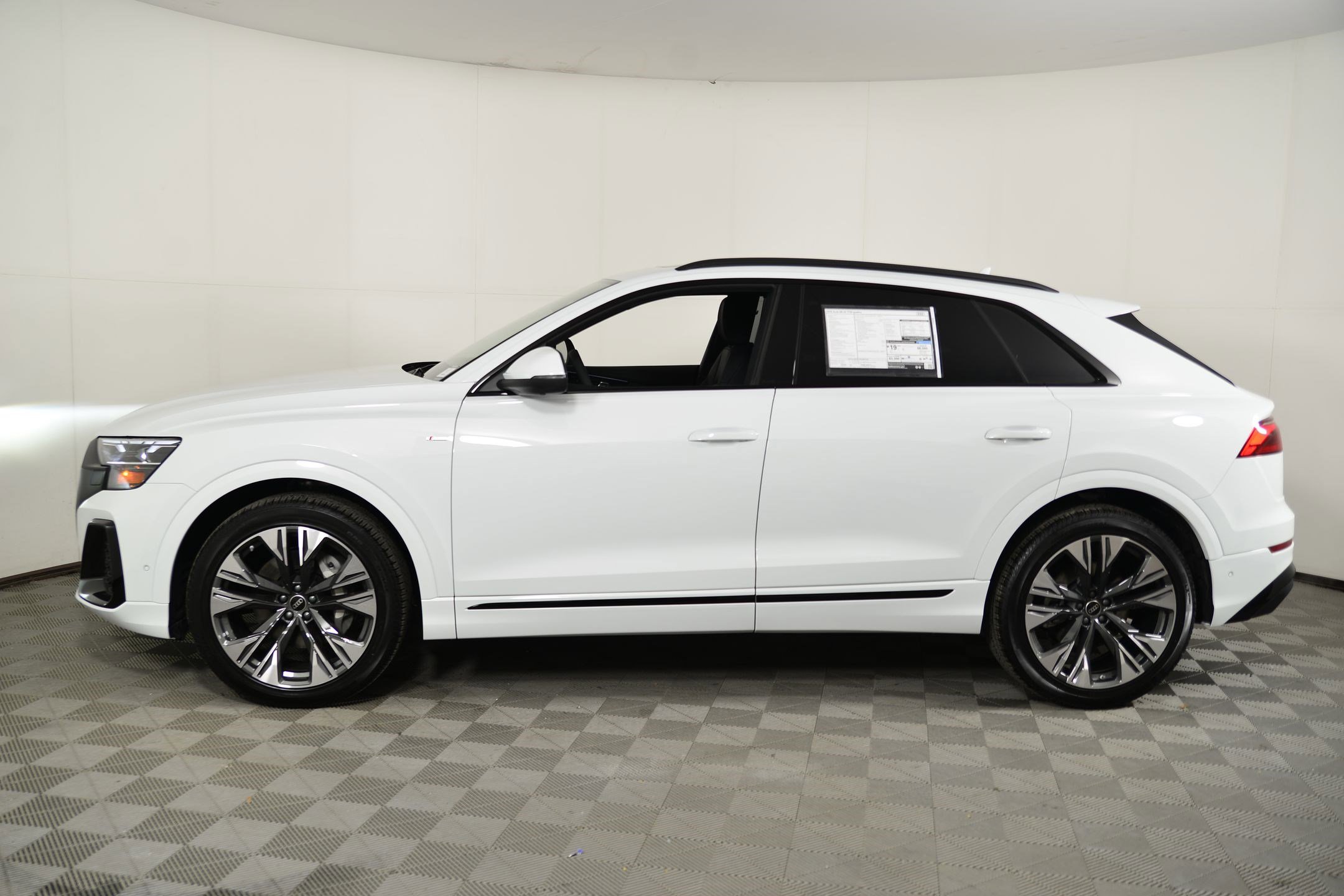 New 2026 Audi Q8 Premium Plus image 2