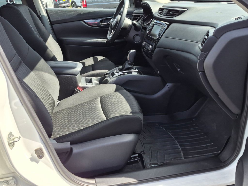 Used 2020 Nissan Rogue SV AWD/4WD image 23
