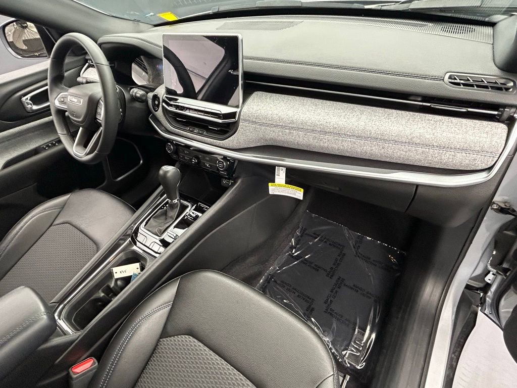 Used 2024 Jeep Compass Latitude AWD/4WD image 41