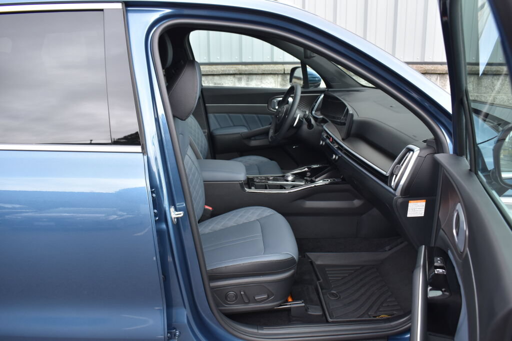 Used 2025 Kia Sorento SX Prestige AWD/4WD image 25