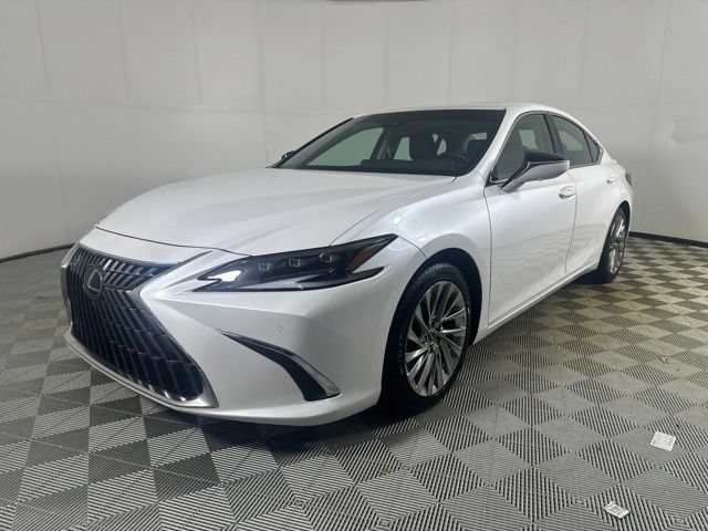 Used 2023 Lexus ES 300h Ultra Luxury FWD image 4